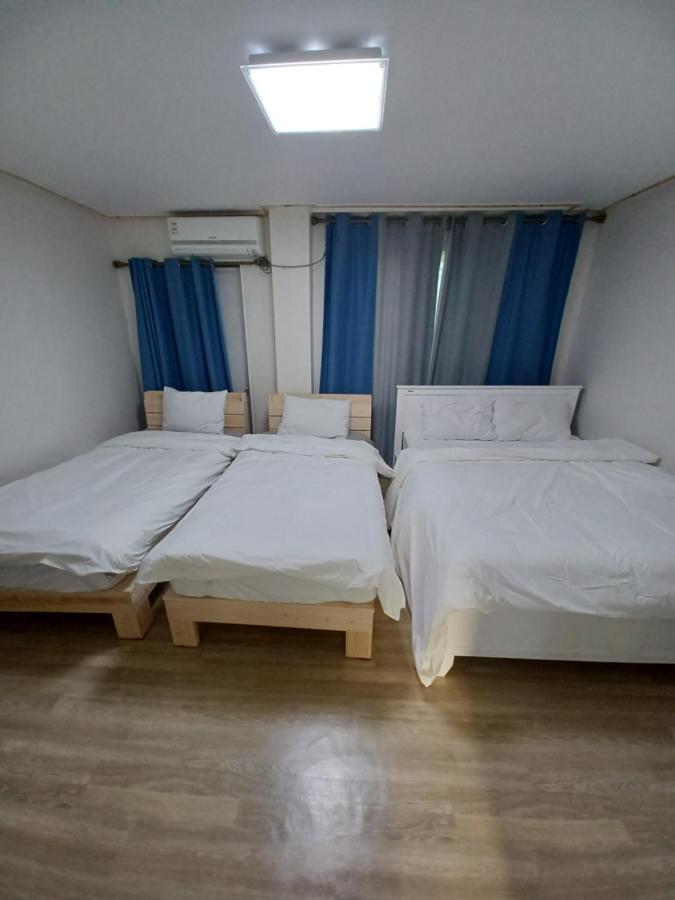 J&J Guesthouse จอนจู ภายนอก รูปภาพ