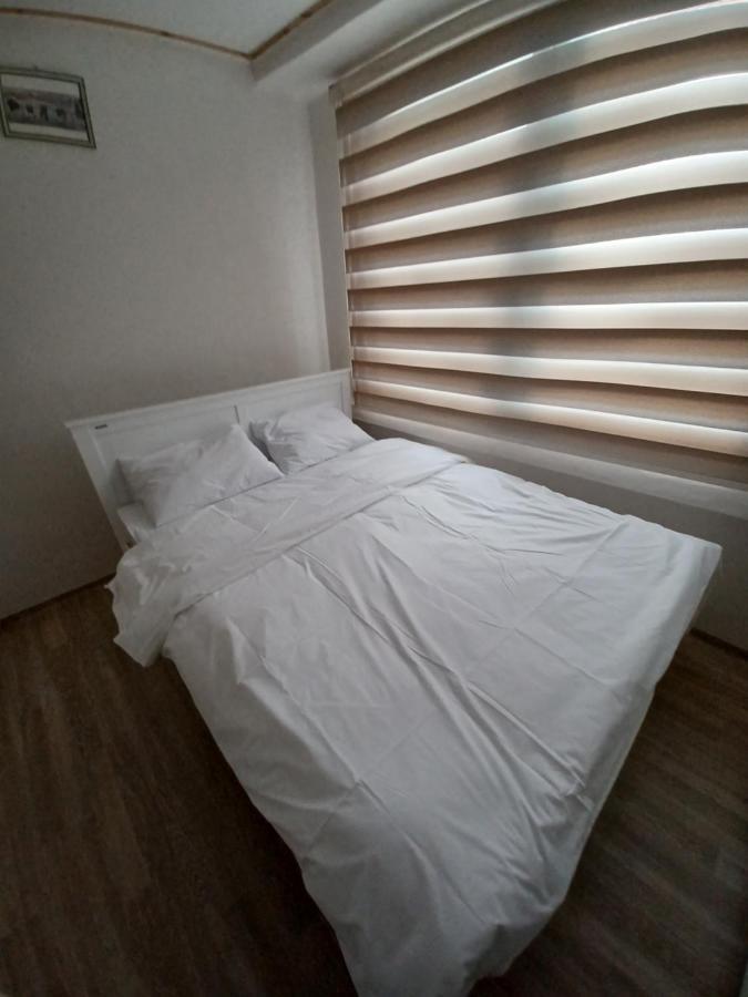J&J Guesthouse จอนจู ภายนอก รูปภาพ