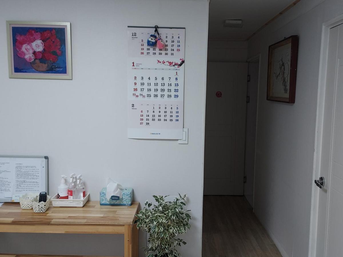 J&J Guesthouse จอนจู ภายนอก รูปภาพ